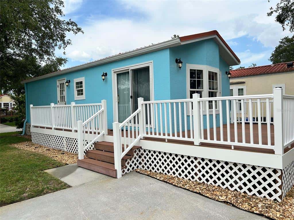 Manufactured Home in LAND O LAKES