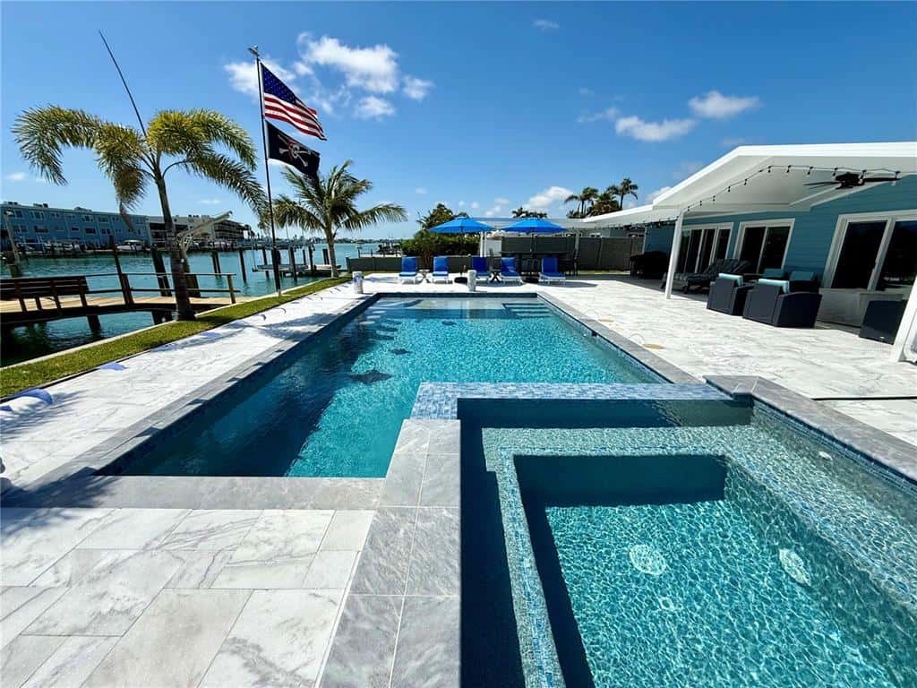 Single Family Residence in TREASURE ISLAND