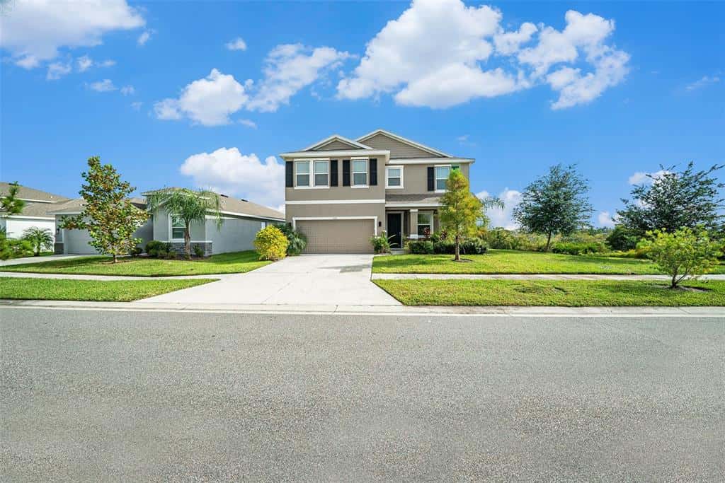 Single Family Residence in WESLEY CHAPEL