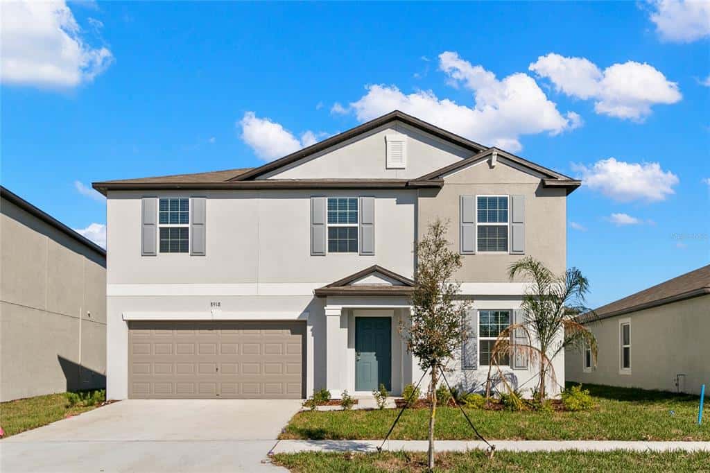 Single Family Residence in WESLEY CHAPEL