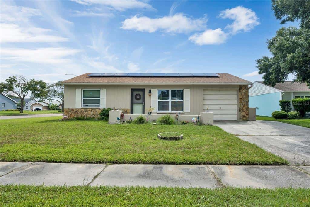 Single Family Residence in CLEARWATER