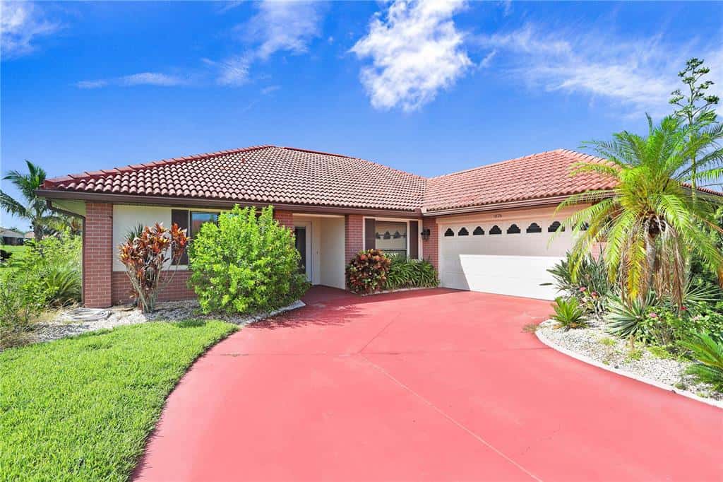 Single Family Residence in SUN CITY CENTER