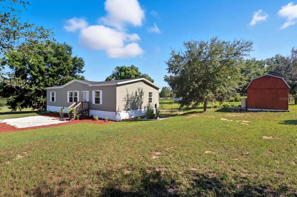 Manufactured Home in FLORAL CITY