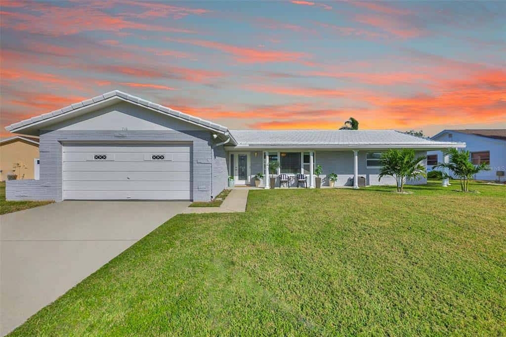Single Family Residence in TREASURE ISLAND