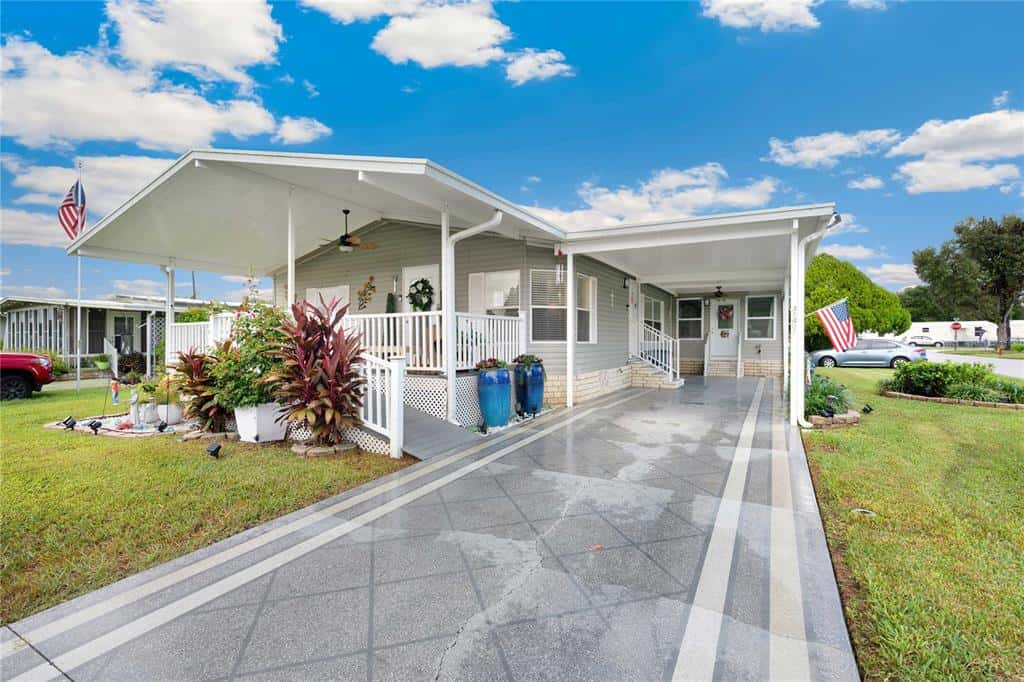 Manufactured Home in ZEPHYRHILLS