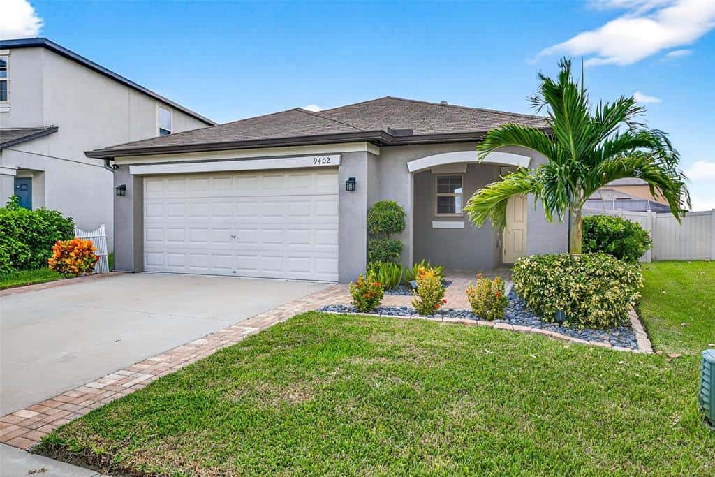 Single Family Residence in SUN CITY CENTER