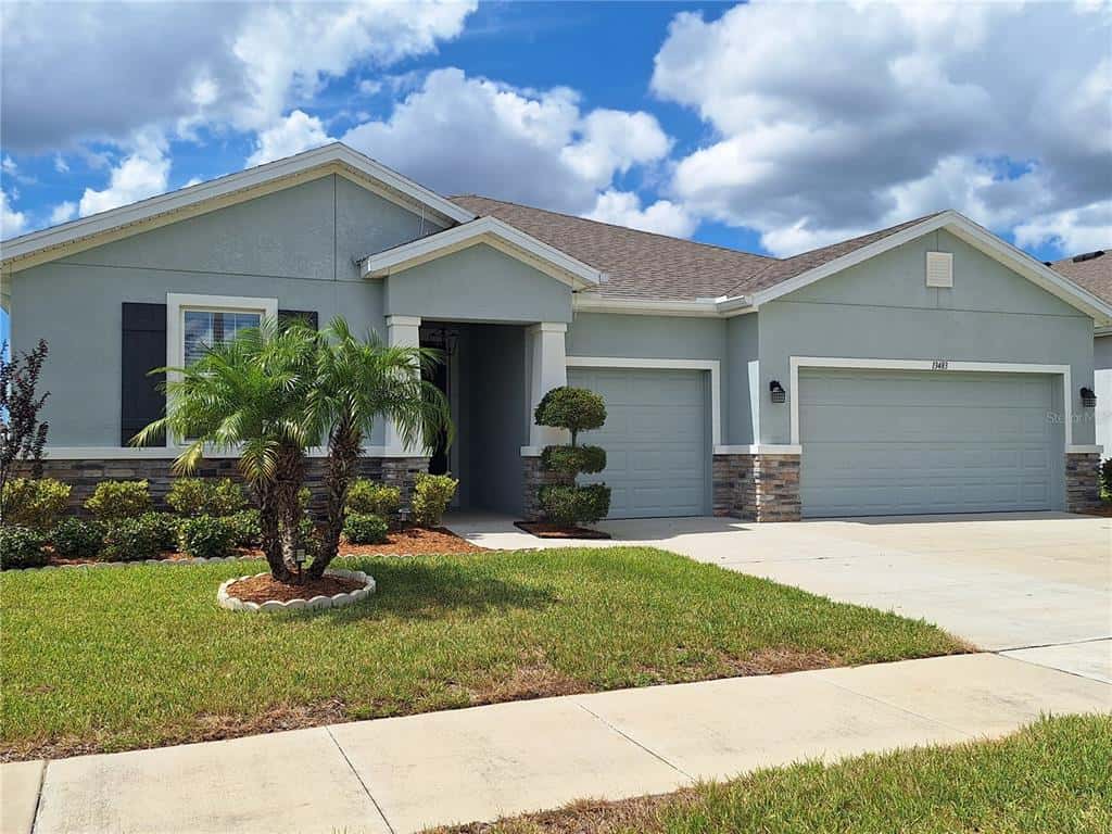Single Family Residence in SPRING HILL