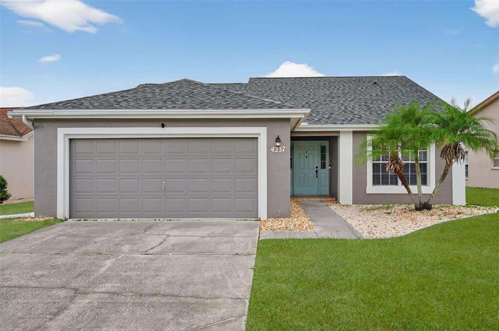 Single Family Residence in NEW PORT RICHEY