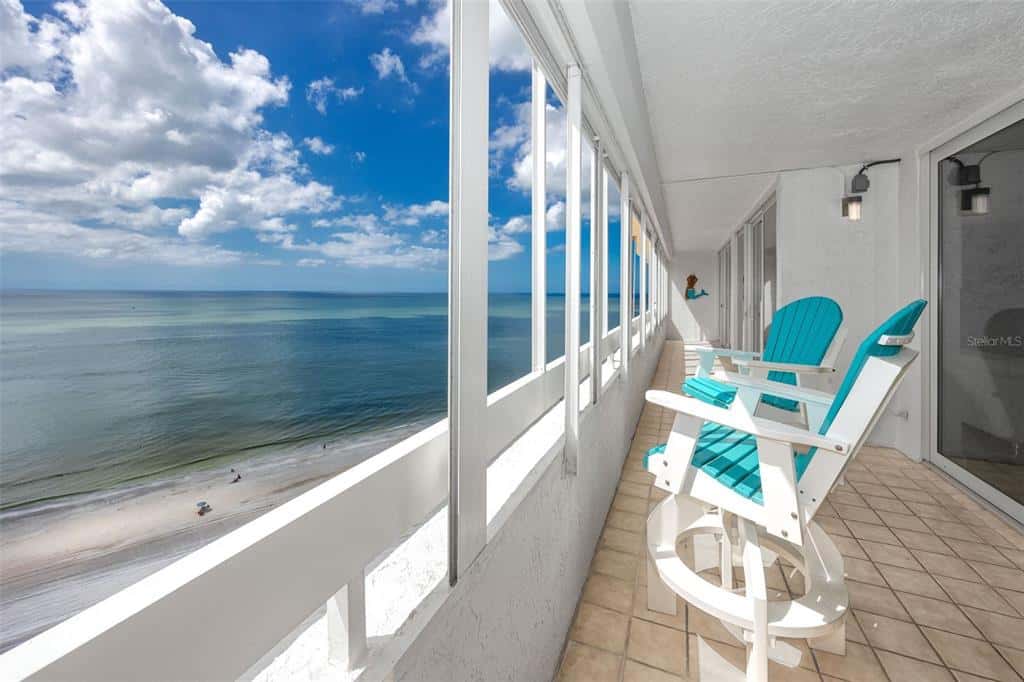Condominium in REDINGTON SHORES