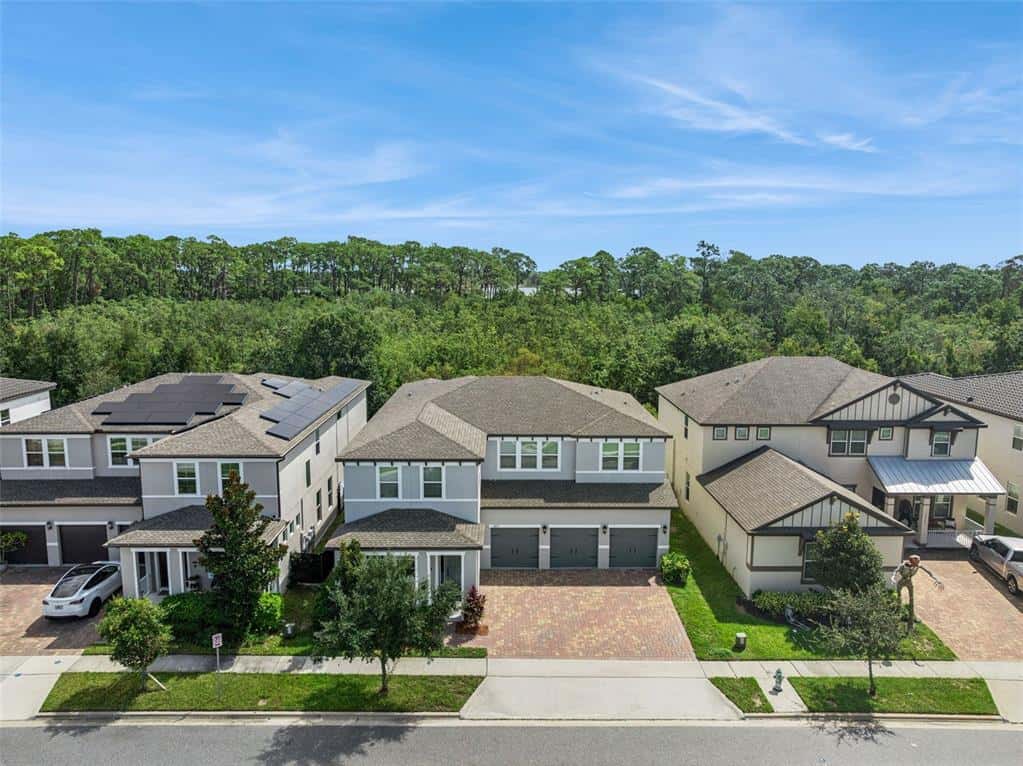 Single Family Residence in WINTER GARDEN