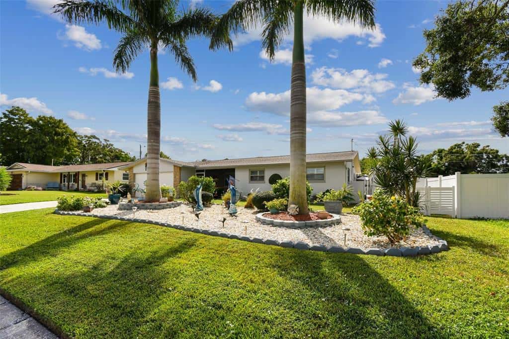 Single Family Residence in CLEARWATER
