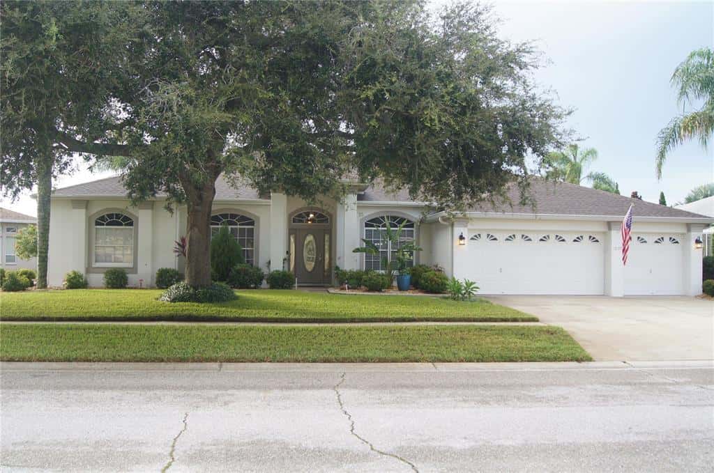 Single Family Residence in SUN CITY CENTER