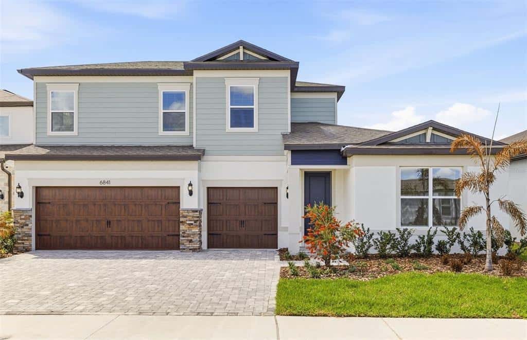 Single Family Residence in WESLEY CHAPEL