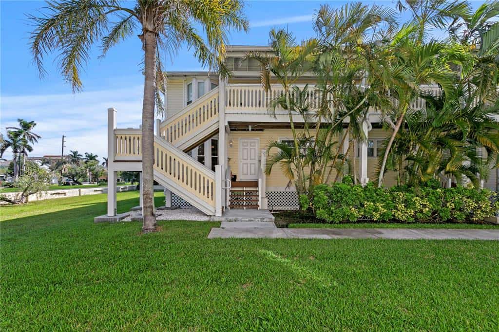 Condominium in TREASURE ISLAND