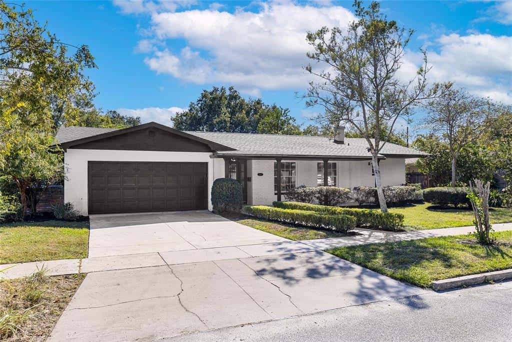 Single Family Residence in WINTER PARK