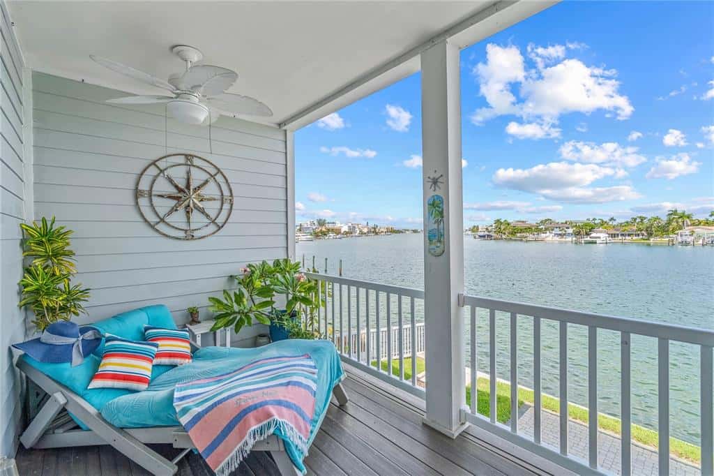 Townhouse in TREASURE ISLAND