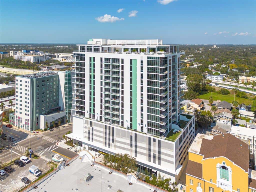 Condominium in ST PETERSBURG