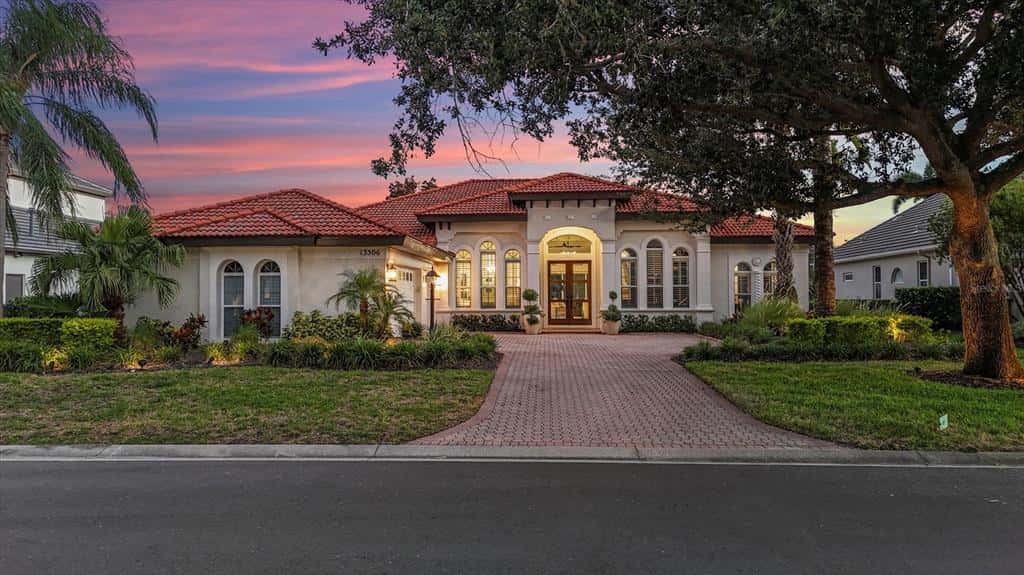 Single Family Residence in LAKEWOOD RANCH