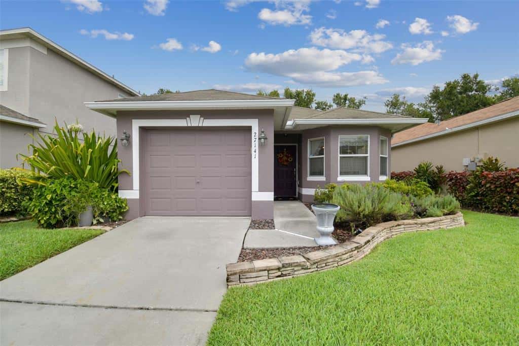 Single Family Residence in WESLEY CHAPEL