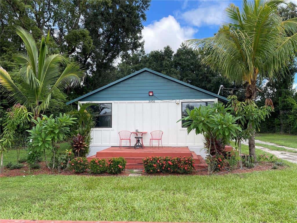 Single Family Residence in PLANT CITY