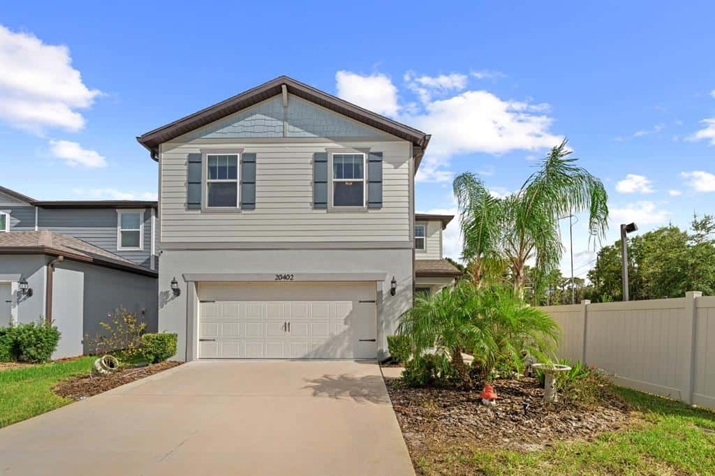Single Family Residence in LAND O LAKES