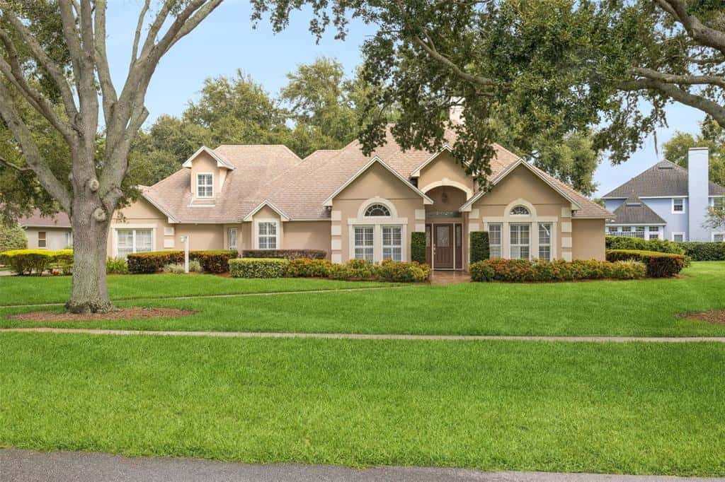 Single Family Residence in WINTER GARDEN