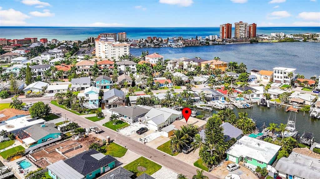 Single Family Residence in REDINGTON SHORES