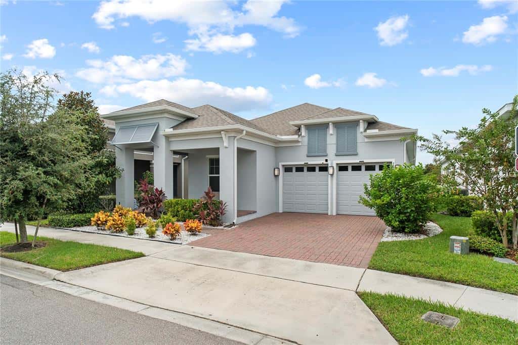 Single Family Residence in WINTER GARDEN