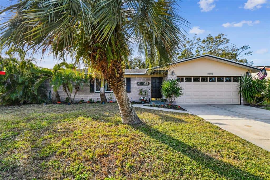 Single Family Residence in CLEARWATER