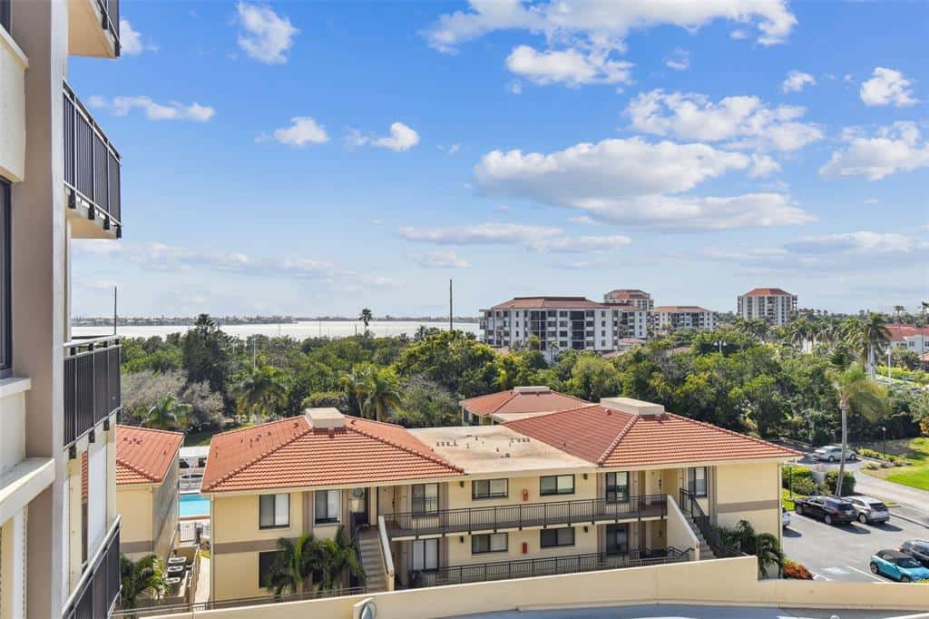 Condominium in ST PETERSBURG