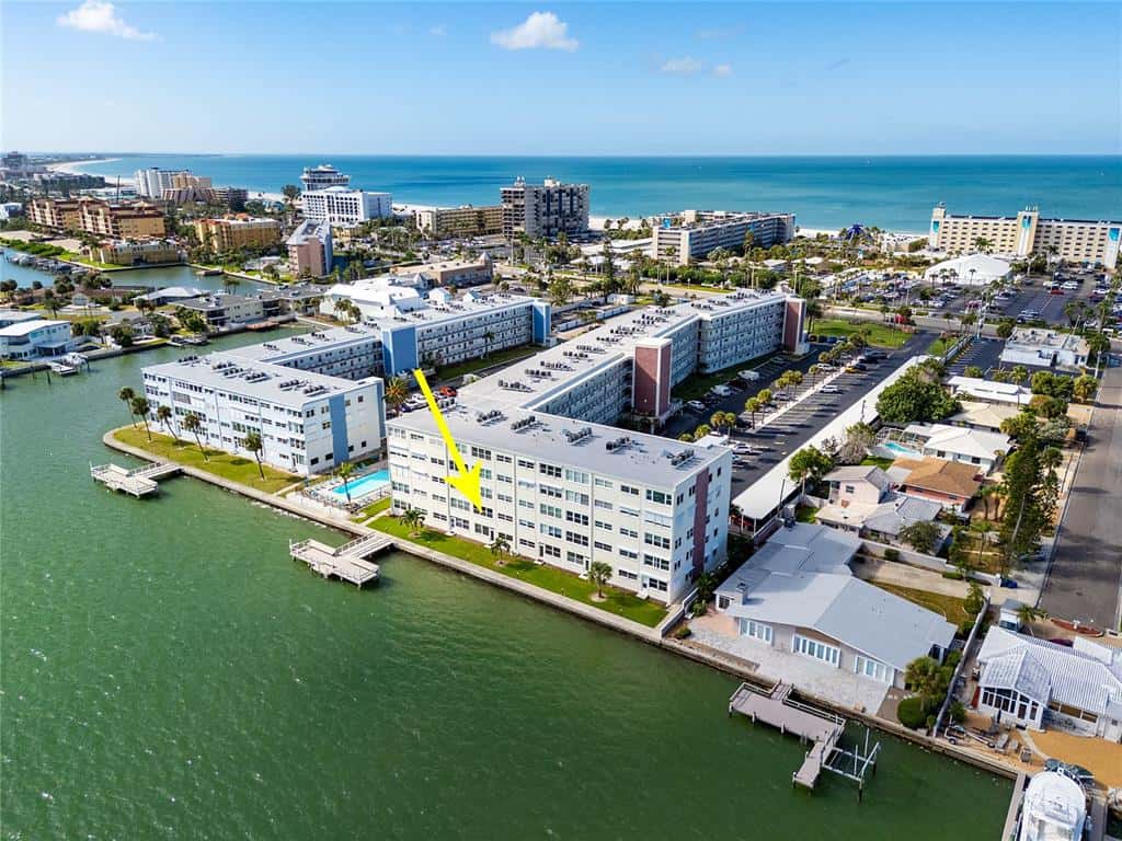 Condominium in ST PETE BEACH
