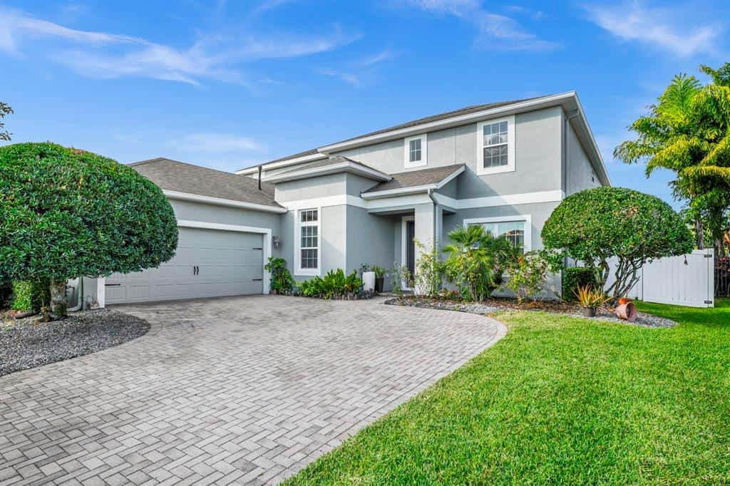 Single Family Residence in WINTER GARDEN