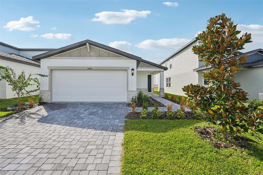 Single Family Residence in HAINES CITY