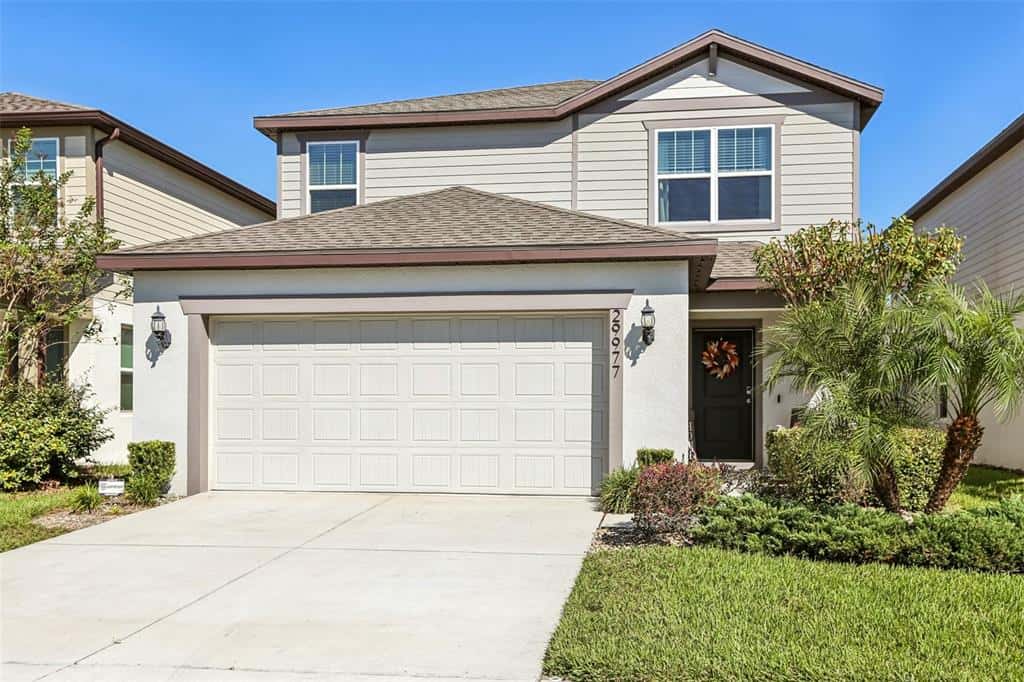 Single Family Residence in WESLEY CHAPEL