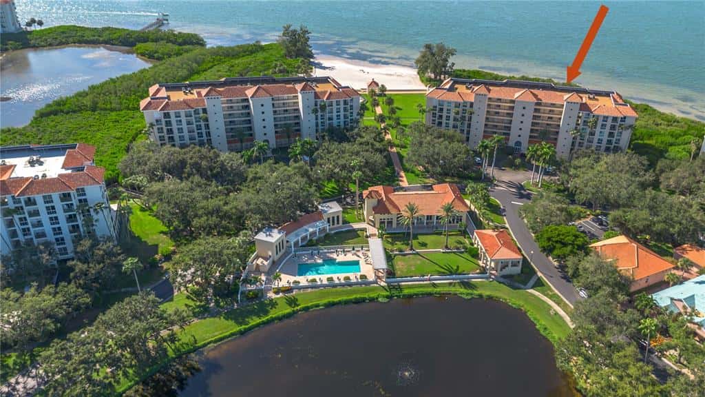 Condominium in ST PETERSBURG