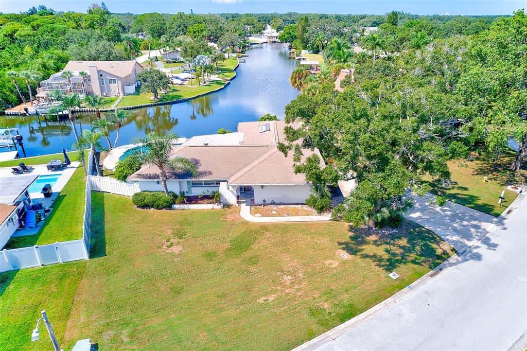 Single Family Residence in CLEARWATER