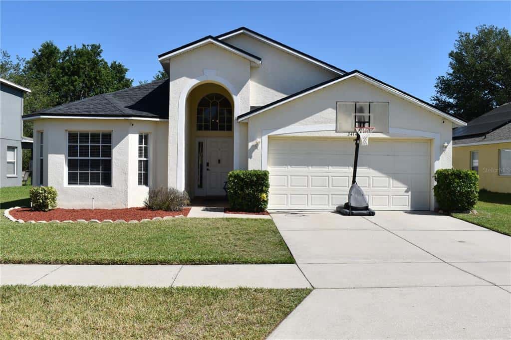 Single Family Residence in PLANT CITY