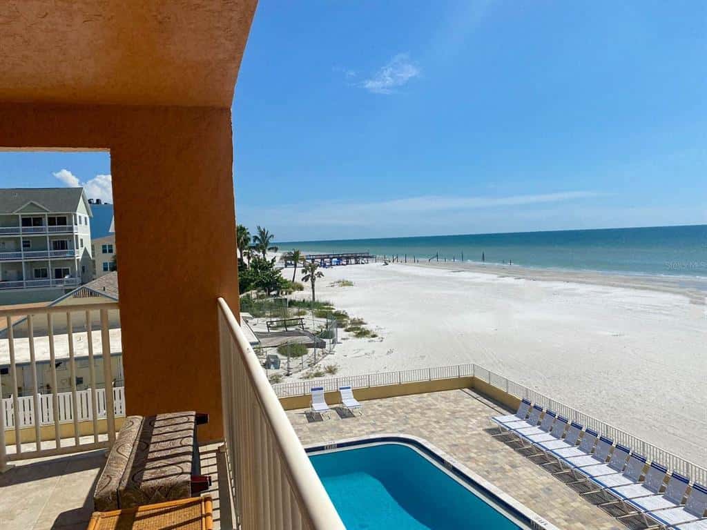 Condominium in INDIAN SHORES