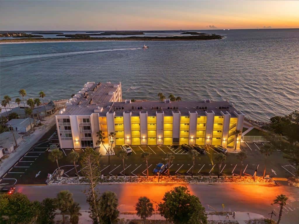 Condominium in ST PETE BEACH