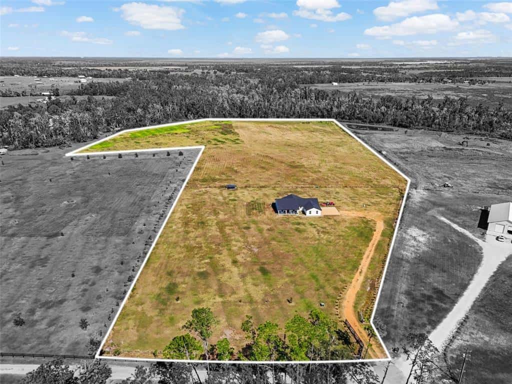 Single Family Residence in DUETTE