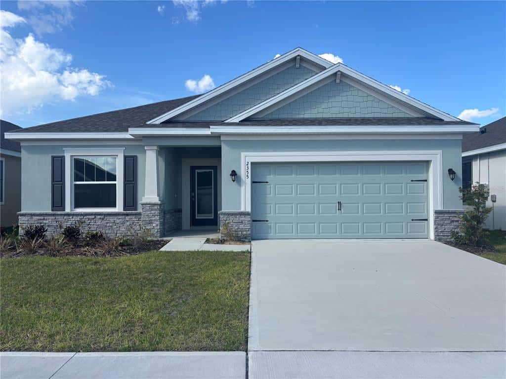 Single Family Residence in LAKE ALFRED
