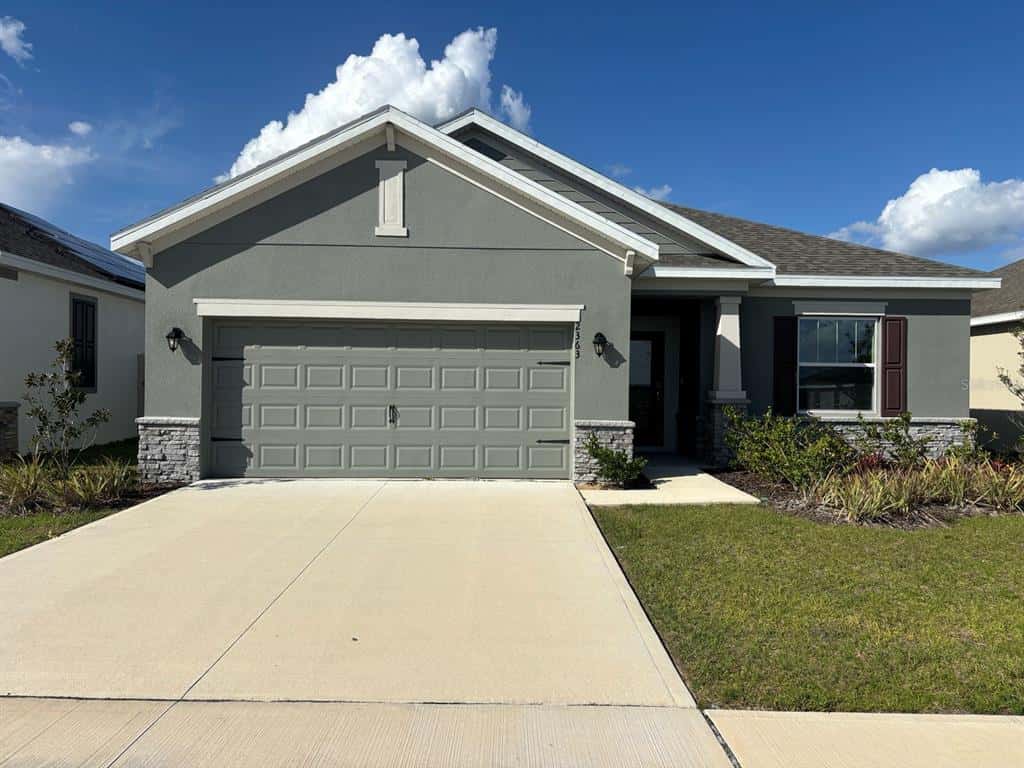 Single Family Residence in LAKE ALFRED