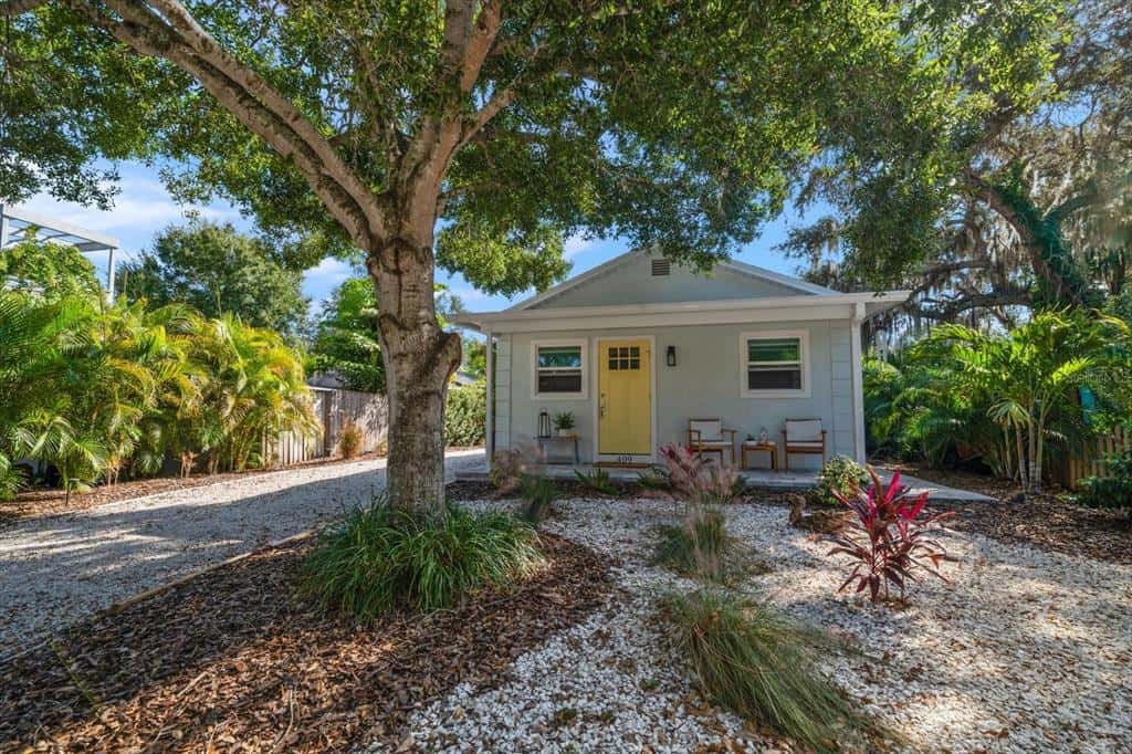 Single Family Residence in CRYSTAL BEACH