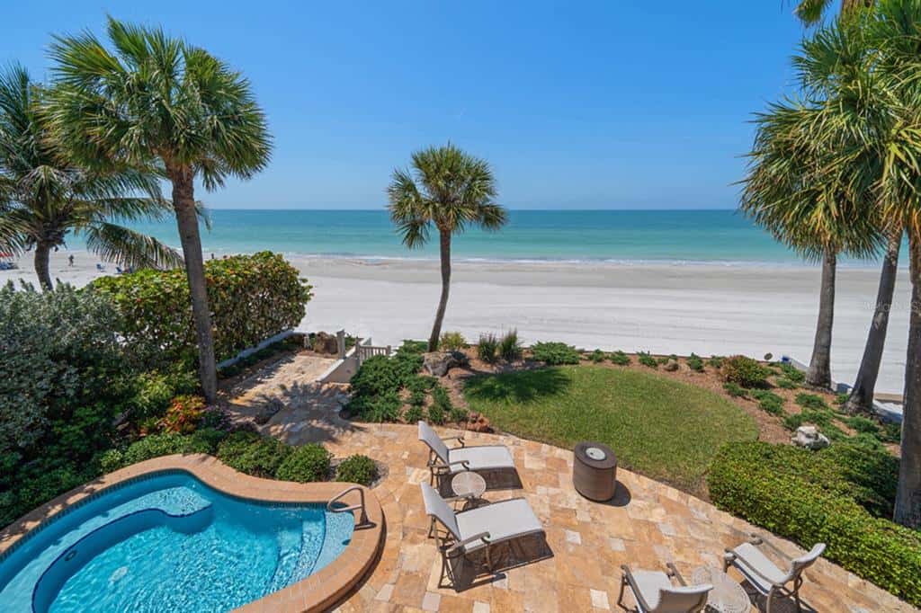 Single Family Residence in REDINGTON BEACH