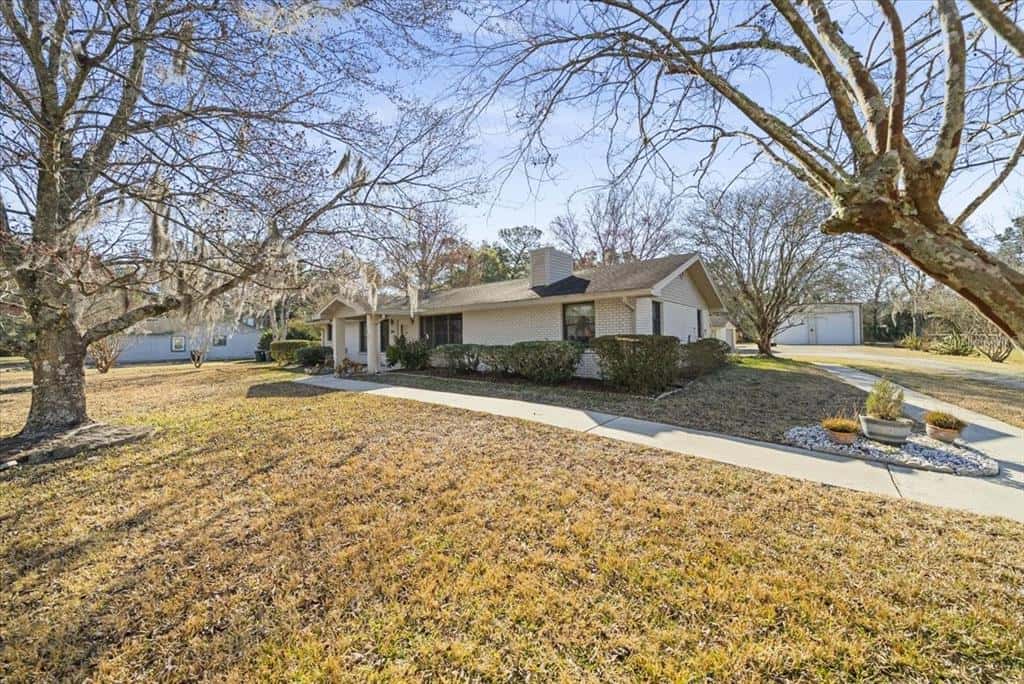 Single Family Residence in JACKSONVILLE