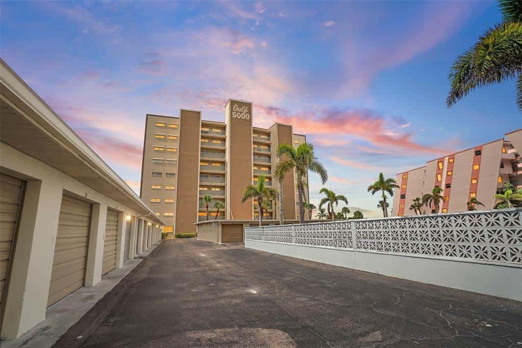 Condominium in ST PETE BEACH