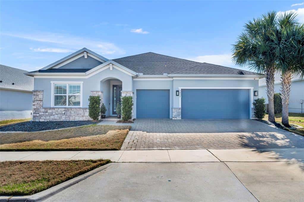 Single Family Residence in WINTER GARDEN