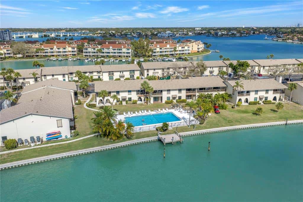Condominium in TREASURE ISLAND