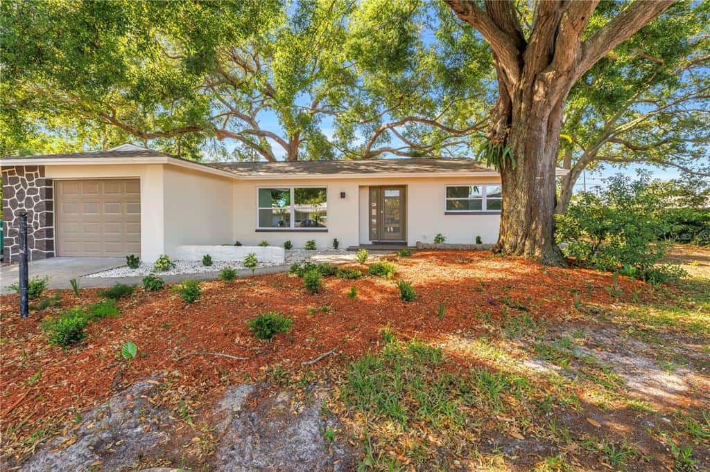 Single Family Residence in CLEARWATER