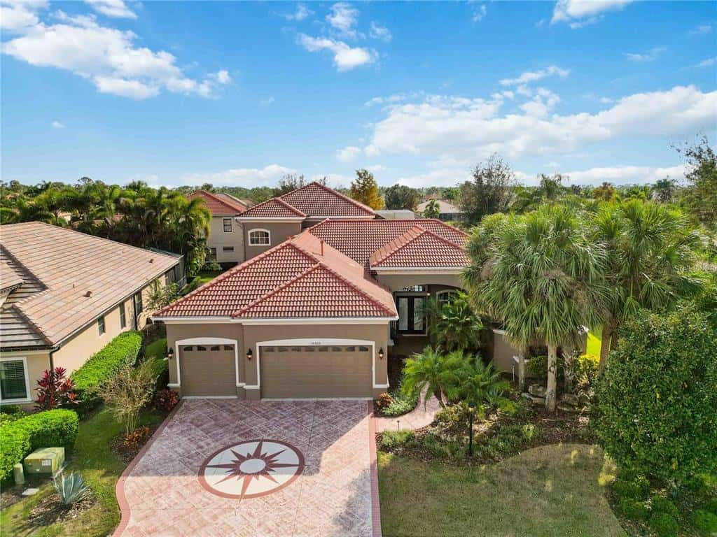 Single Family Residence in LAKEWOOD RANCH